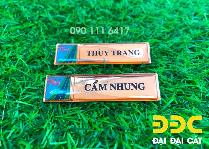 Bảng tên nhân viên