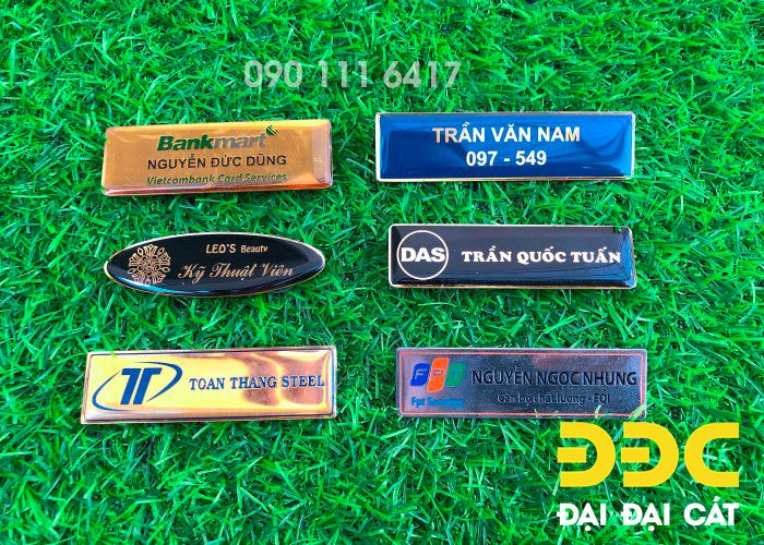 Bảng tên nhân viên