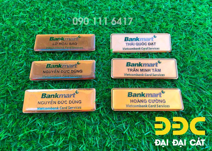 Bảng tên nhân viên