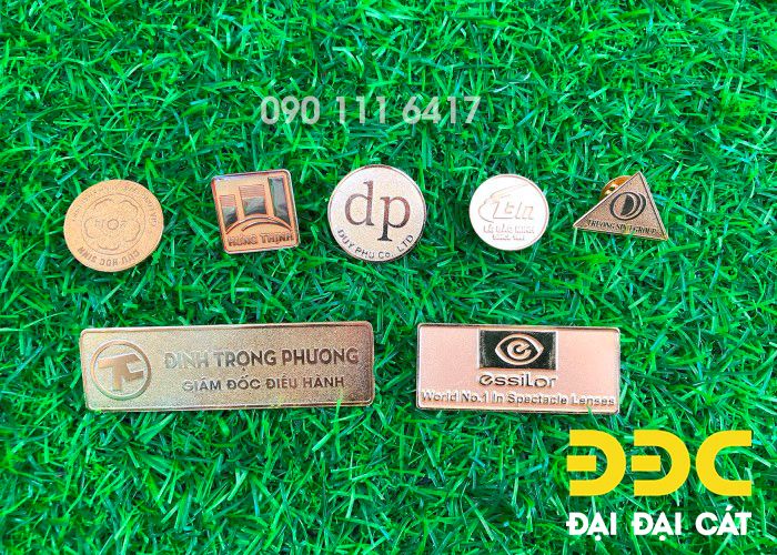 Huy hiệu dập nổi