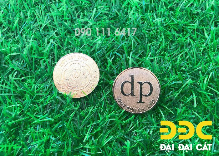 Huy hiệu dập nổi