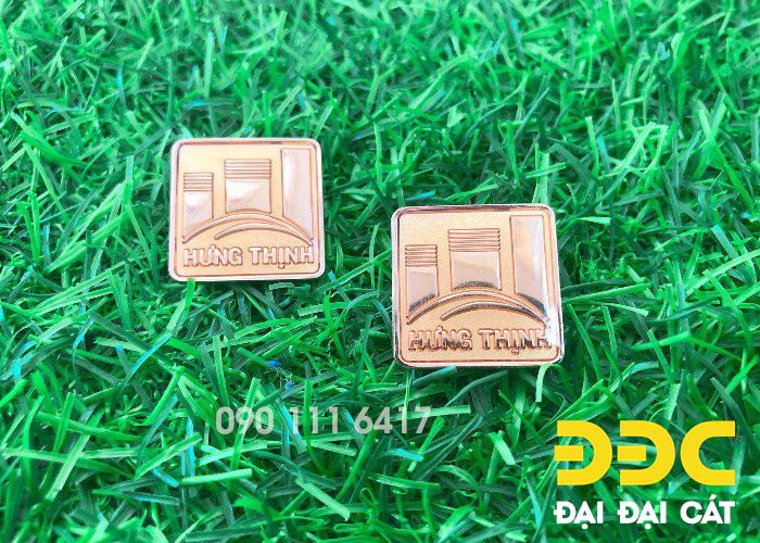 Huy hiệu dập nổi