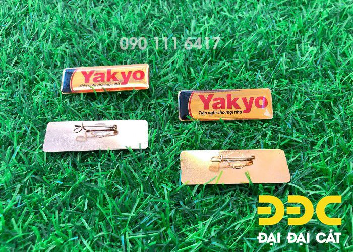 Huy hiệu đeo ngực