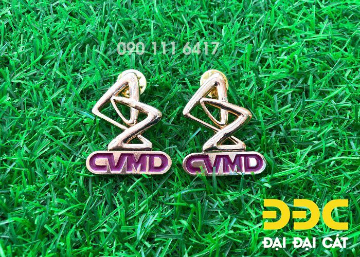 Huy hiệu kim loại