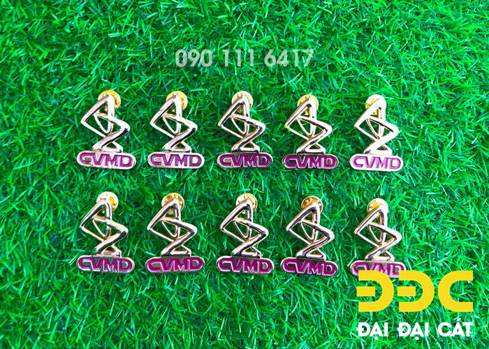 Huy hiệu kim loại