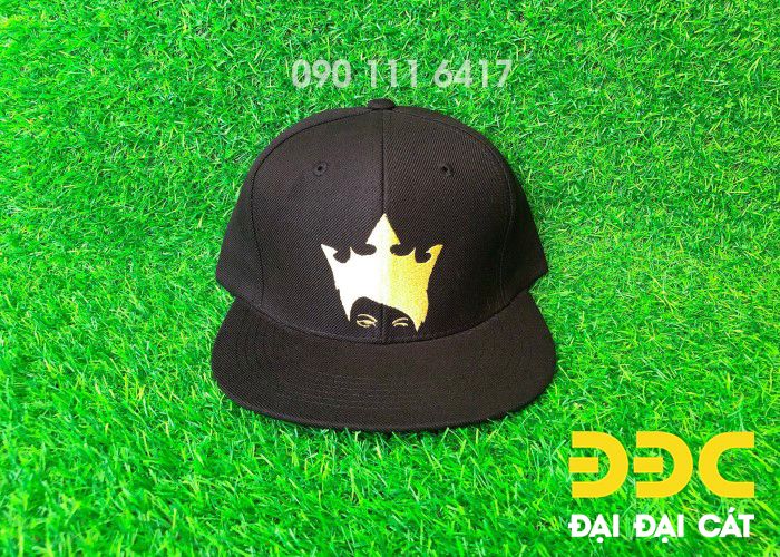 Nón snapback thêu logo