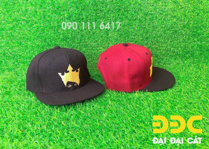 Nón snapback thêu logo