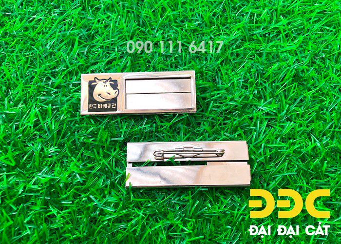 Thẻ đeo bảng tên