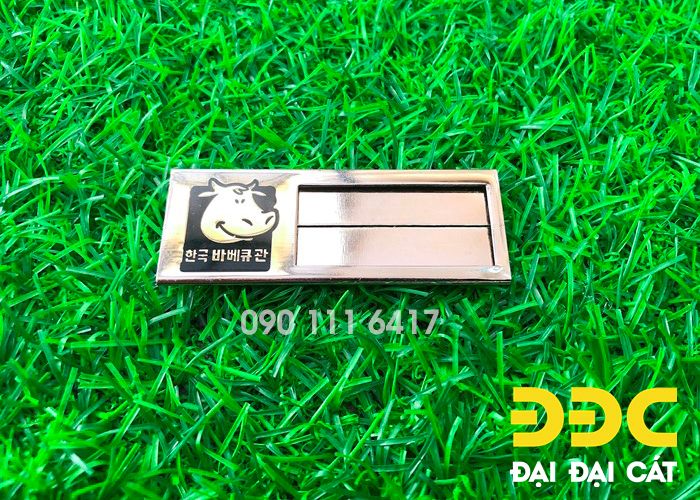 Thẻ đeo bảng tên