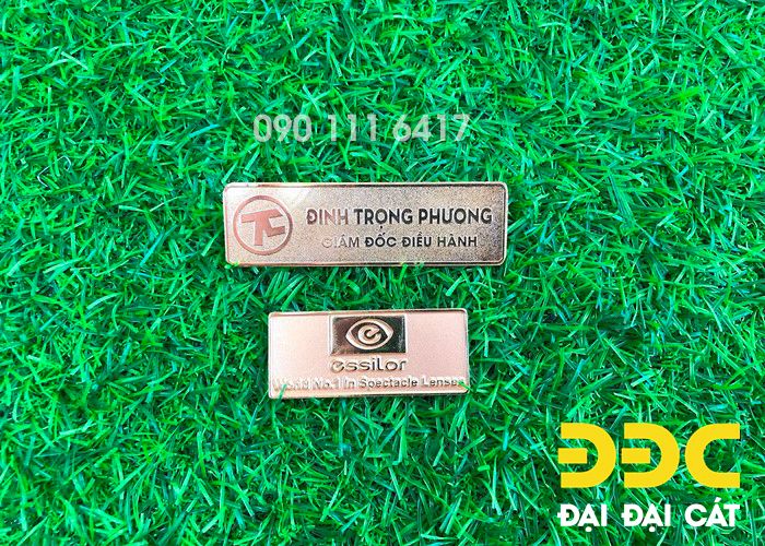 Thẻ tên nhân viên