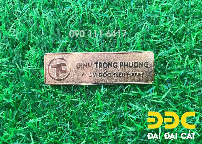 Thẻ tên nhân viên