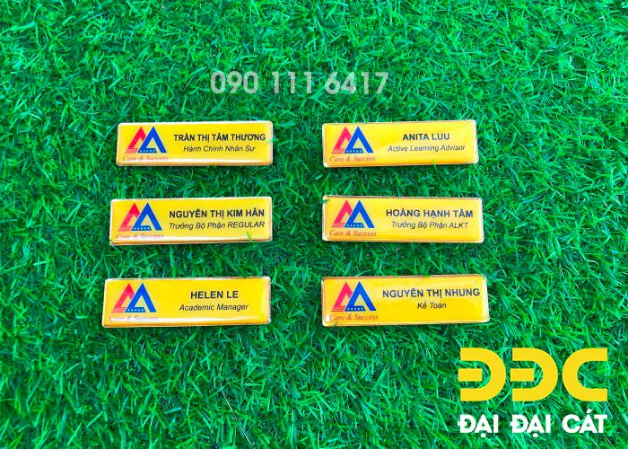 Bảng tên nhân viên gắn nam châm