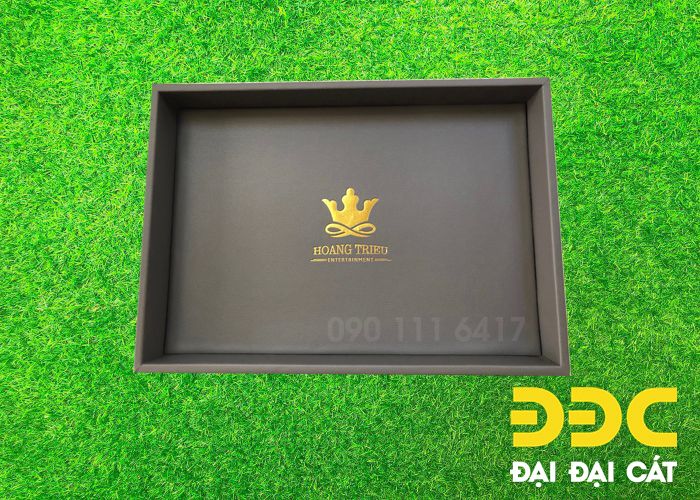 Lựa chọn khay gỗ bọc da