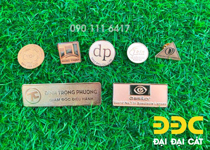 Huy hiệu dập nổi