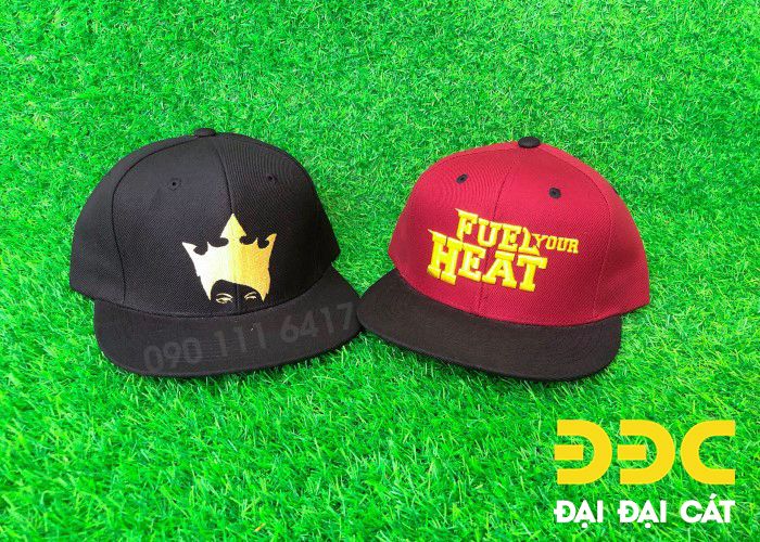 Nón snapback thêu logo