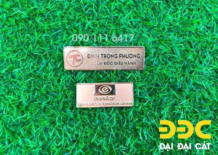 Thẻ tên nhân viên